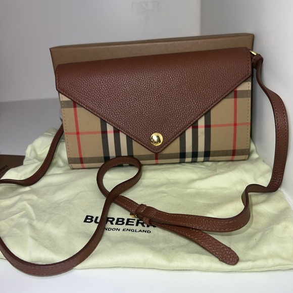 Burberry Hannah Envelope Wallet Handbag Shoulder Bag Strap Nova Check Leather - Picture 2 of 16